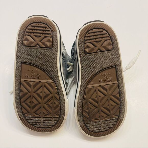 Converse Chuck Taylor All Star Axel Mid Top Slip On Sneaker Boys 6 Gray Black - Picture 7 of 8